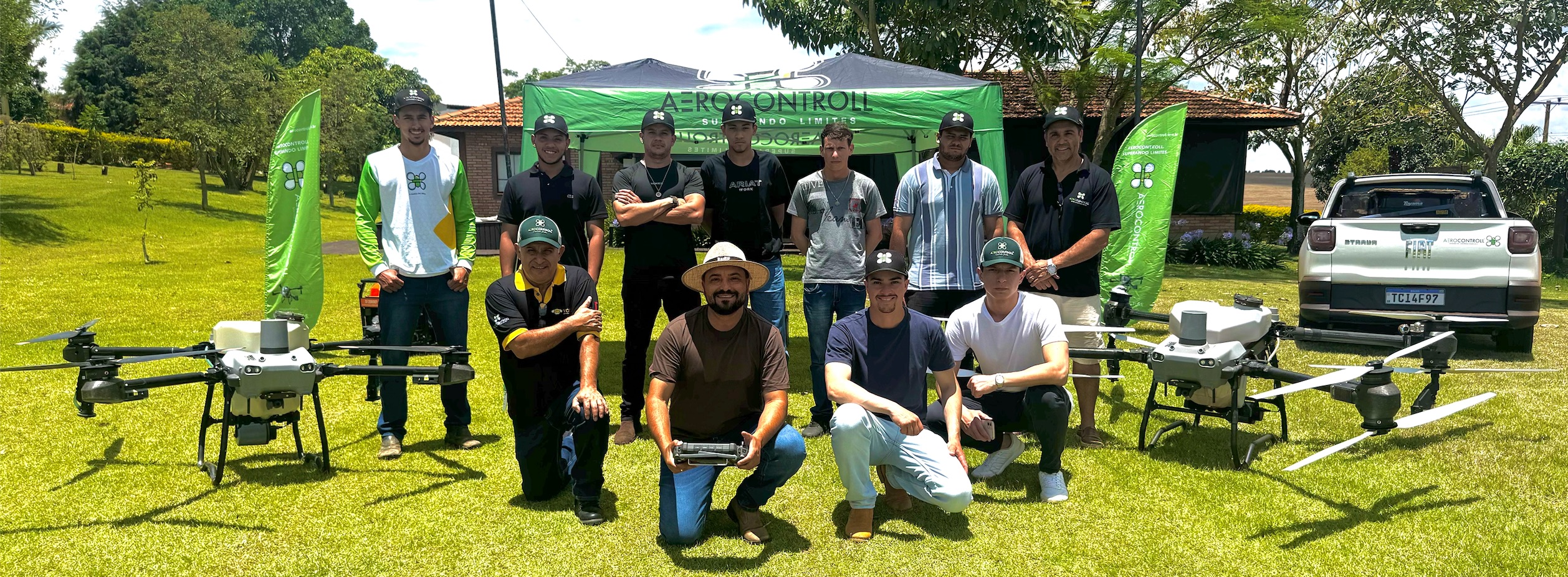 Equipe AEROCONTROLL em campo com drones agricolas
